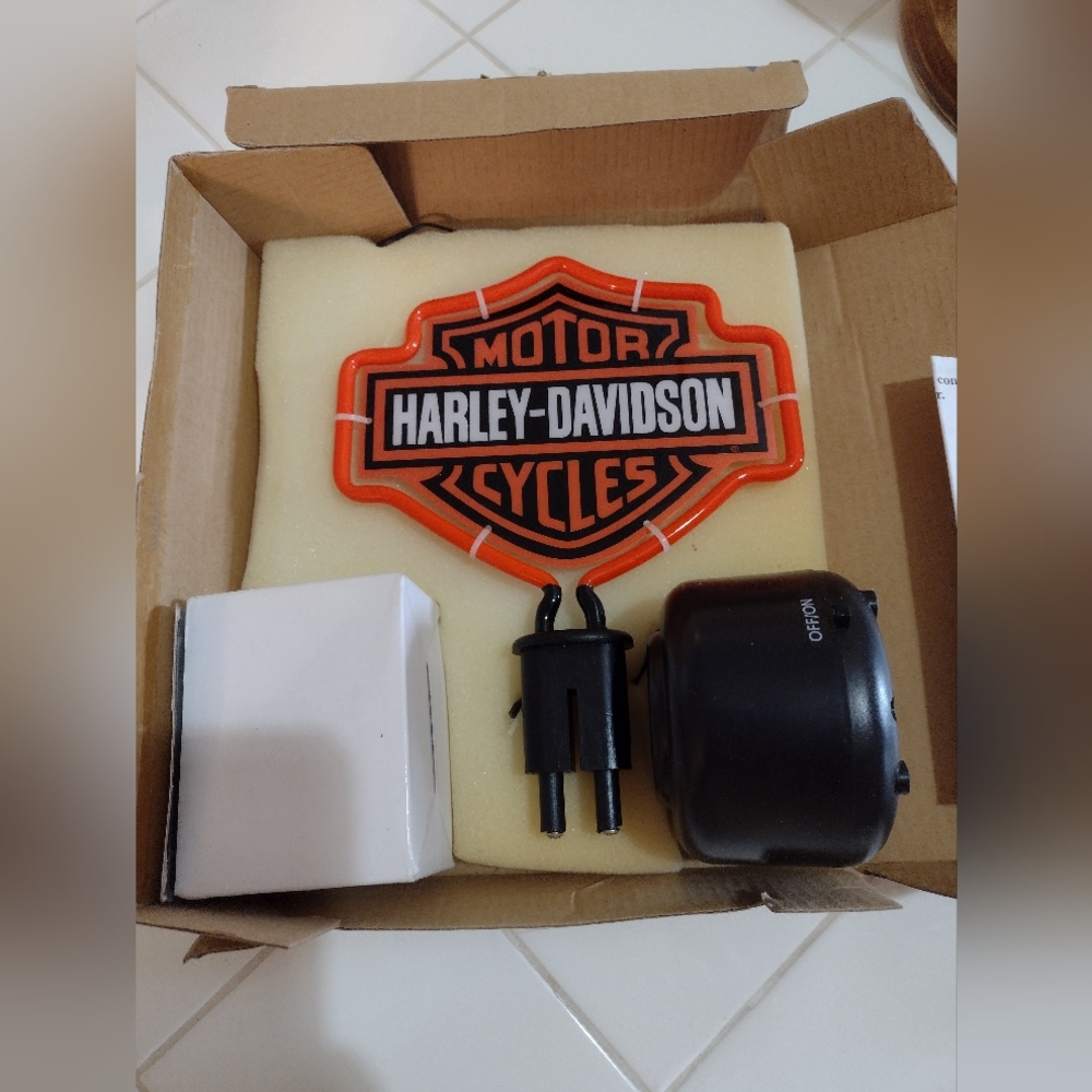Harley-Davidson HD Logo Neon Light Sign with Adapter NIB Collectors 08' Avon